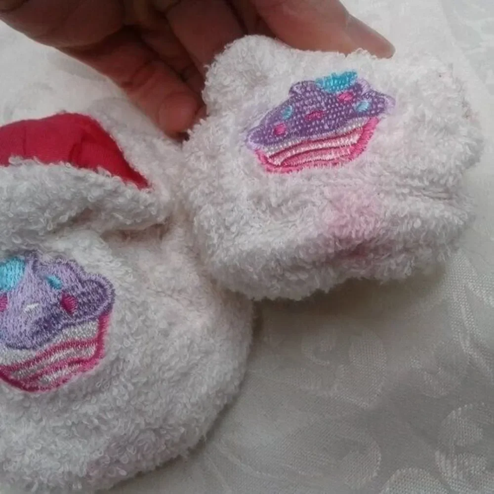 babyKiss Baby Girl Cotton Bathrobe & Booties Set Sz 0-9M White Pink Lil Cupcake